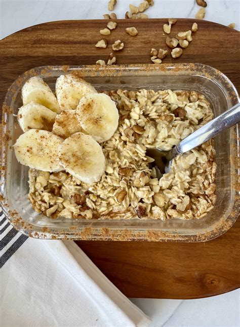 Easy Banana Cinnamon Overnight Oats - The Dietitian Prescription