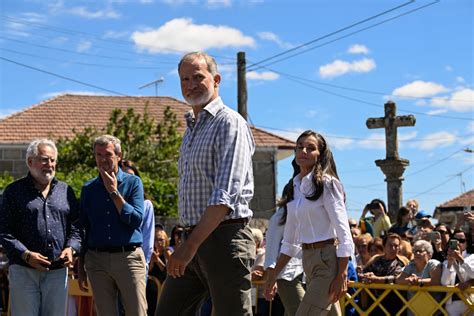Los Reyes ensalzan en Ourense la “labor admirable” de los equipos de ...