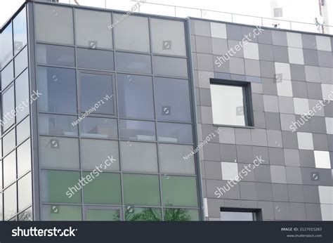 High Level Building Signage 的图像结果