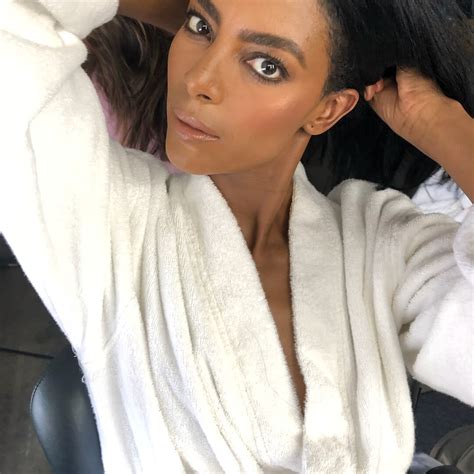 بوابة مايا هيلا (بالإنجليزية: Gate Maya Haile) هي عارضة أزياء عالمية ...