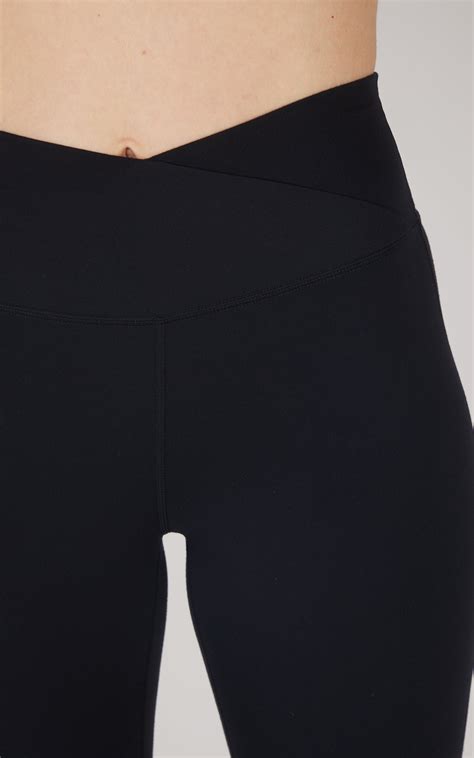 Ultra Lush Madison Elastic Free Crossover V-Back 7/8 Flared Pant ...