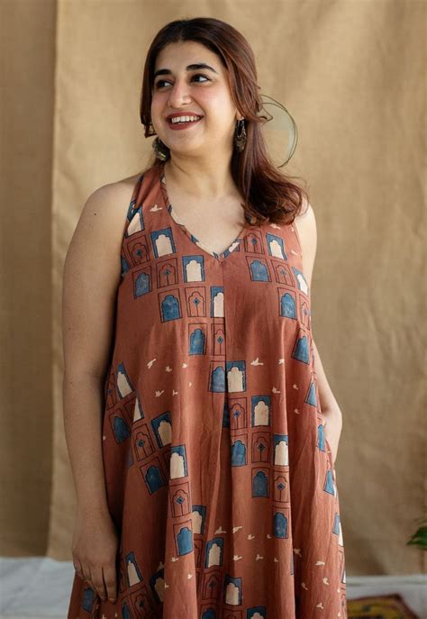 INDIAN ETHNIC WOMEN'S Aarvi Dabu Cotton Dress – THE INDIAN ETHNIC CO.