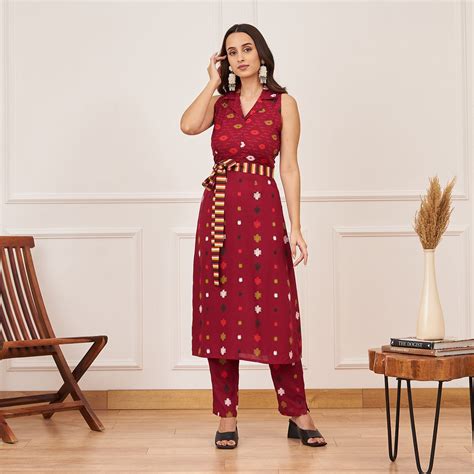 Buy Maroon Ikat Inspired Kurta Pant Co-ord Set with Belt | Rustorange