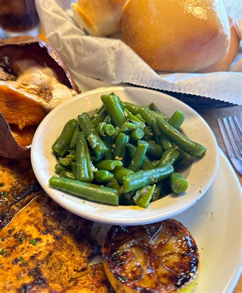 Copycat Texas Roadhouse Green Beans - Sweet Tea and Sprinkles