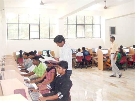 Computer Lab | Top Architecture College in Trivandrum and Tamil Nadu