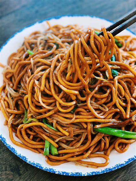 Soy Sauce Pan-fried Noodles (15 Minutes!) - Tiffy Cooks