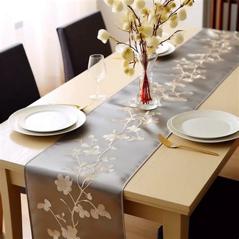 20 Beautiful Table Runner Ideas to Dress Up Your Dining Room ...