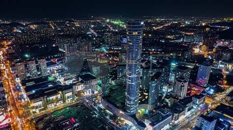 徐州苏宁广场夜景延时_3840X2160_高清视频素材下载(编号:6843279)_实拍视频_光厂(VJ师网) www.vjshi.com