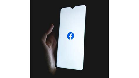 How-to guide: Adjusting Facebook friend request settings on computer ...