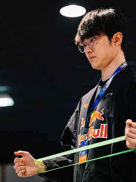 Fitness hacks for gamers: 8 quick exercises