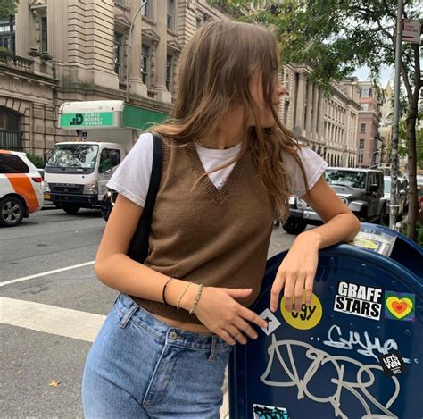 Pin by fran 🌀 on style | Sweater vest outfit women, Vest outfits for ...