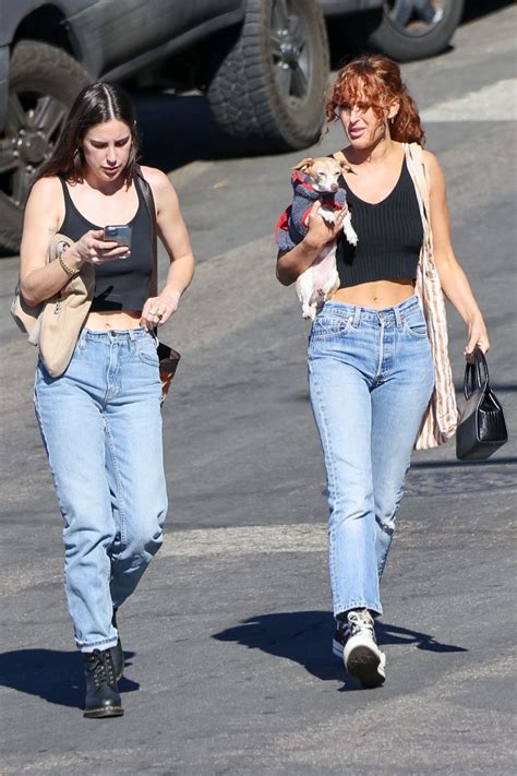 RUMER and SCOUT WILLIS Shopping at Silver Lake Farmers Market 12/11 ...