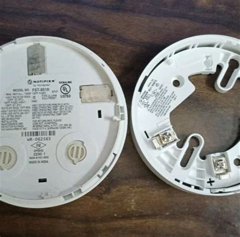 Notifier - Notifier Fsp 951 Smoke Detectors Base Extra Trader ...