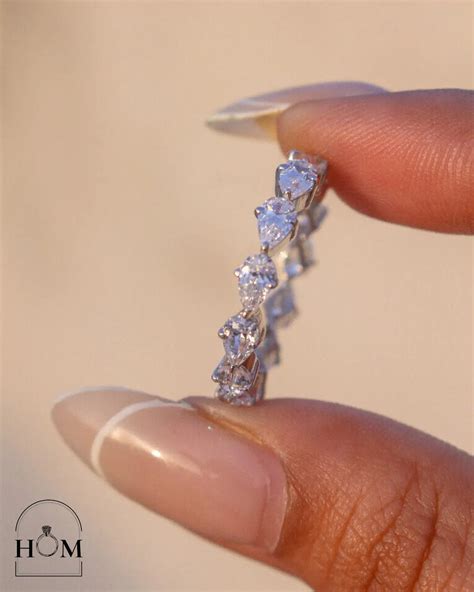 LOTUS ETERNITY BAND – House of Midas