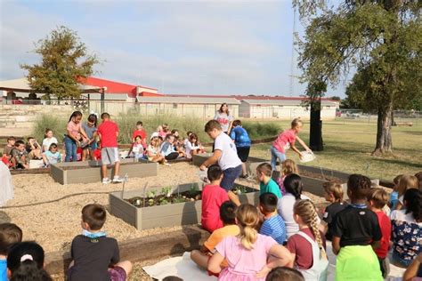 Fort Hood troops, community dedicate garden | Article | The United ...