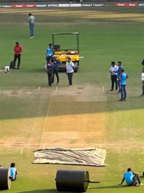 क्रिकेट पिच कैसे होती है तैयार? कैसे तय होता है टर्न होगी या बाउंस ...