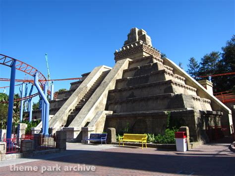 Jaguar at Knott's Berry Farm | Theme Park Archive