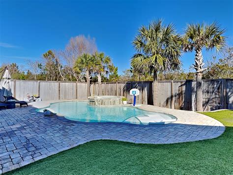 Beach House in Panama City Beach w/ 4 BR (Sleeps9)
