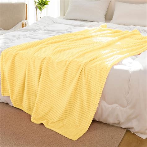 Amazon.com: Vessia Flannel Fleece Throw Blanket, 300GSM Cozy Light ...