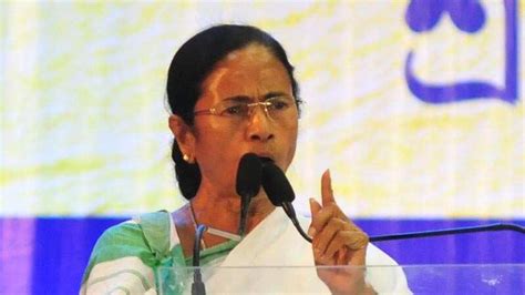 Mamata's cop monitor flight, Centre seeks detailed report