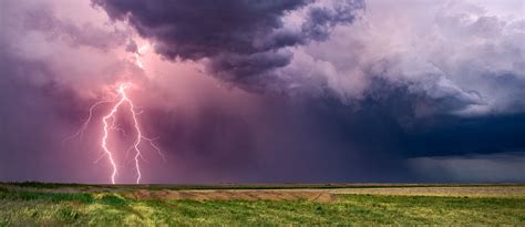 Extreme Weather Examples 的图像结果