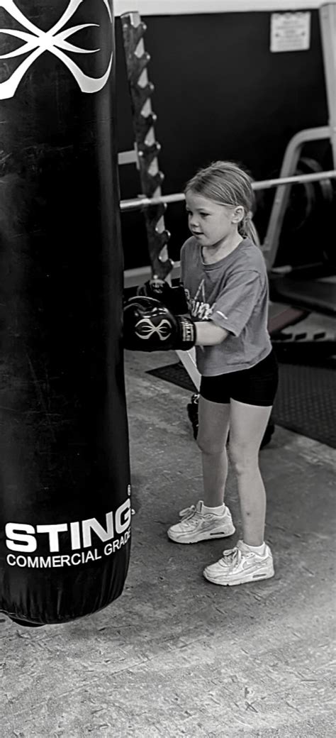 Boxing Form Kids 的图像结果