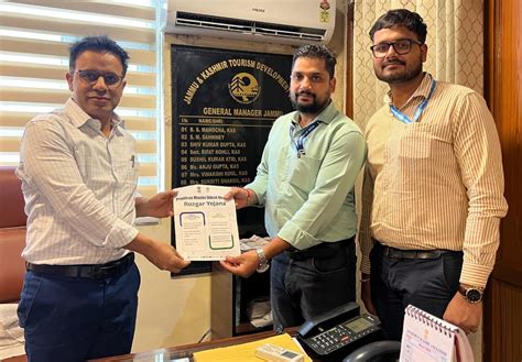 EPFO Promotes Pradhan Mantri Viksit Bharat Rozgar Yojana at J&K TDC ...