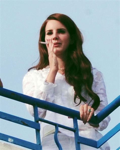 Lana Pics on Twitter | Lana del rey smoking, Lana del rey, Lana del