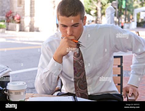 Young Business Person 的图像结果