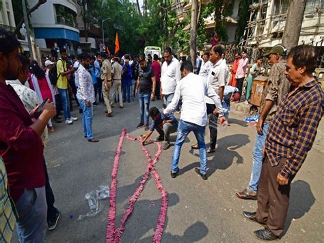 Hanuman Chalisa row: Court grants bail to 16 Sena workers held for ...