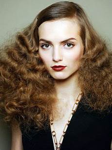Hairstyles For 70 With Hair by Iconic 70s Hairstyles For Modern Day Disco Hairstyles For 70 With Hair