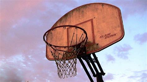 Exploding Basketball Reactions 的图像结果