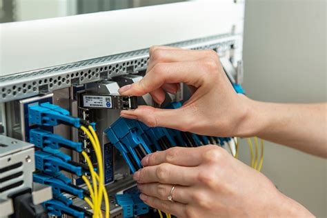 Optical circuit switching for data centers - HUBER+SUHNER