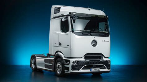 Mercedes unveils long-haul electric truck to take on Tesla