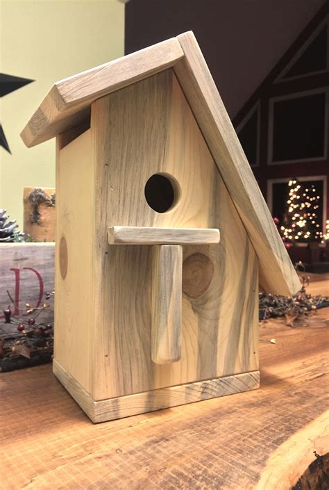 SIMPLE PINE BIRDHOUSE #simplebirdhouse | Bird house, Bird house plans ...