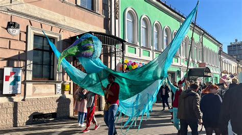 В Туле стартовал фестиваль уличных театров "Театральный дворик"