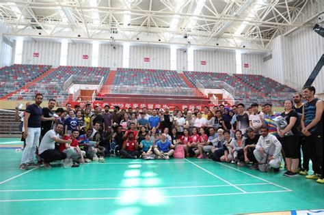 国际文化交流学院举办来华留学生-教师羽毛球联谊赛_兰州大学新闻网