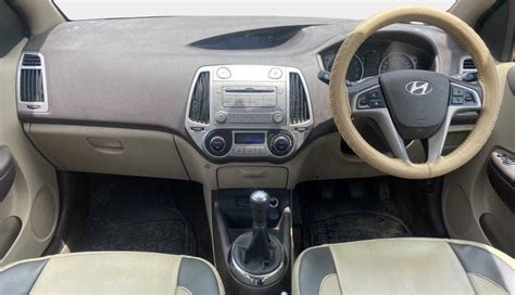 Certified Used 2011 Hyundai i20 SPORTZ 1.2 | 52,325 Kms - CARS24