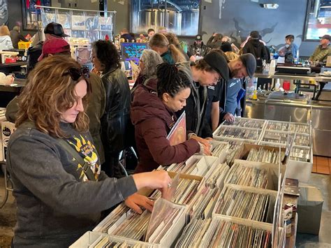 10,000 LPs in one room! The Harrisburg Record Riot returns to ...