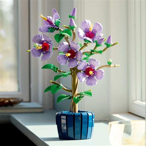 LEGO’s New Botanicals: A Hibiscus That Won’t Die And Bonsais You Can Swap