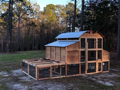 XL Chicken Coop - Round-Top Walk-In XL Coop Up to 25 Chickens