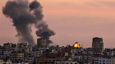 Heavy rocket fire on central, southern Israel