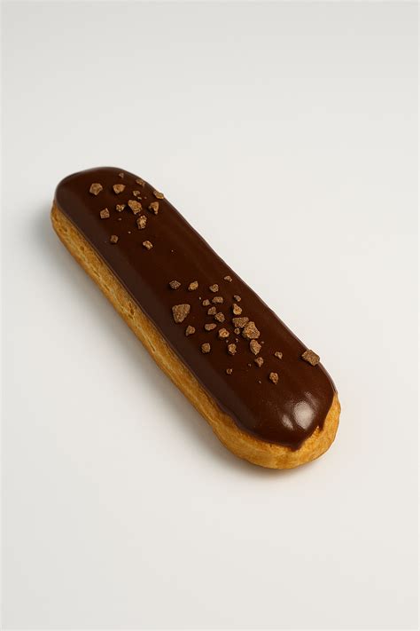 Chocolate Éclair | Praliné French Pastries