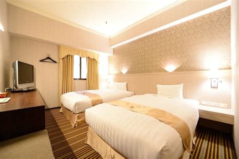 HOTEL R KAOHSIUNG (Xinxing) - Hotel Reviews, Photos, Rate Comparison ...