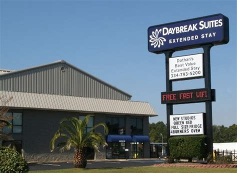 DAYBREAK SUITES EXTENDED STAY - DOTHAN, AL - Hotel Reviews & Photos ...