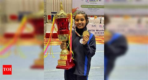 Labourer’s 21-yr-old daughter becomes CISF head constable | Chandigarh ...