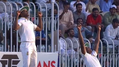 South African Pacer Kagiso Rabada Delights Rawalpindi Crowd With ...
