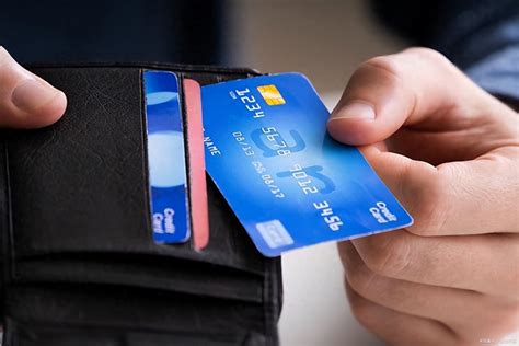 2022年办银行卡要带什么证件过去？2022年银行卡开户新规定 | 草根创业生活网