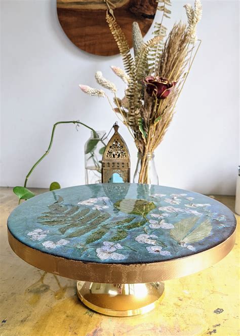 Get Resin Cake Stand With Preserved Flowers at ₹ 3500 | LBB Shop