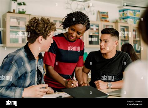 Professor Meeting 的图像结果